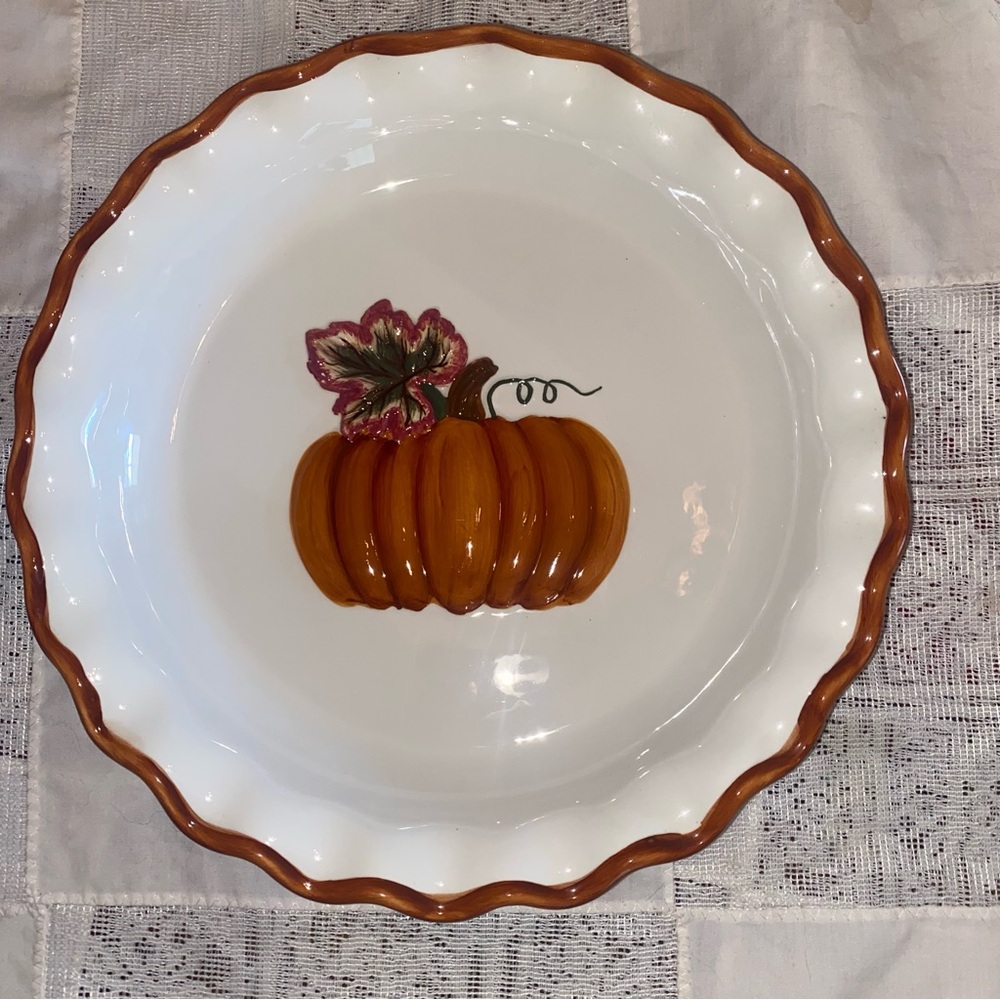 Marketplace Pie holder (pumpkin harvest) with black wrought iron easel stand. - Picture 3 of 5